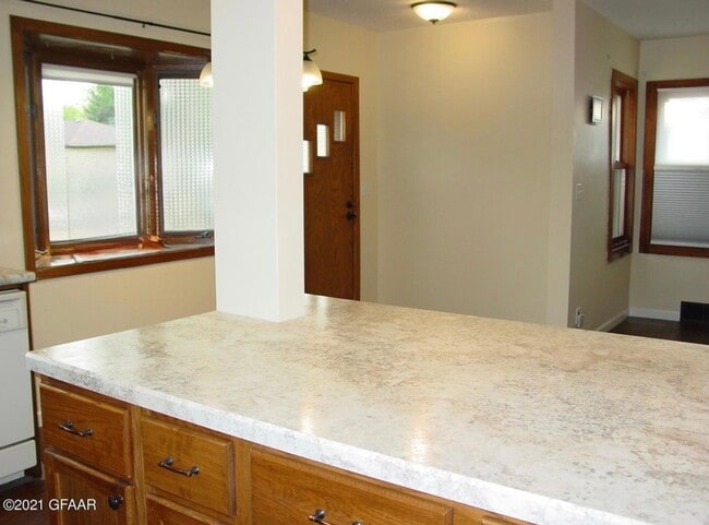 Building Photo - 2 bed 2 bath single family home for rent!
