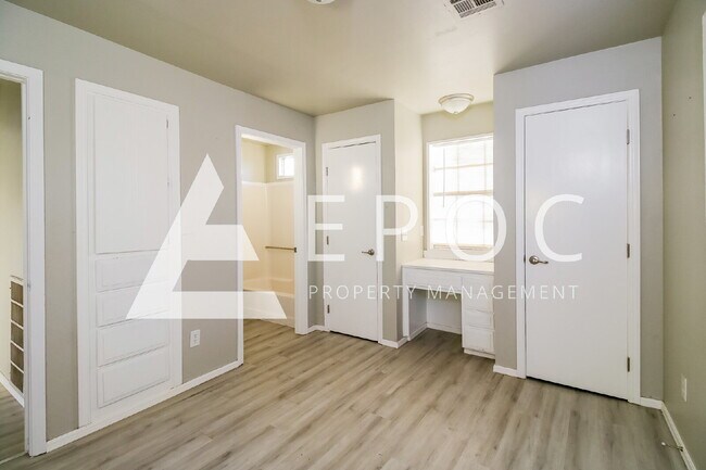 Building Photo - 626 Cedar Ave