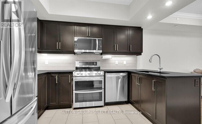 Building Photo - 89 Ridout St S