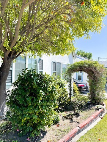 Building Photo - 230 Valle Vista Ave