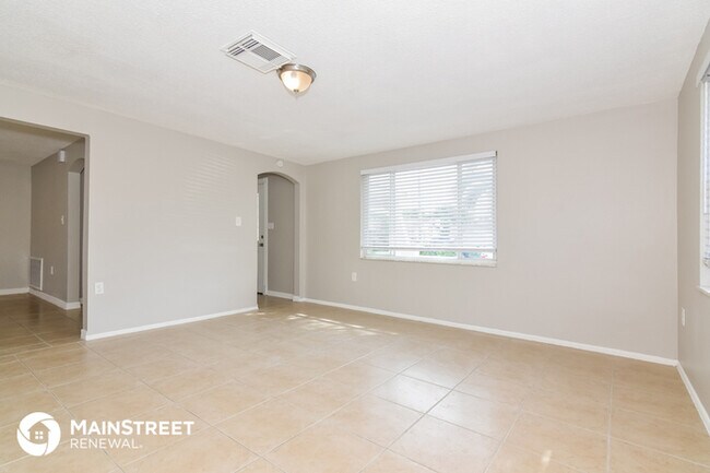 Building Photo - 7015 Ingleside Dr