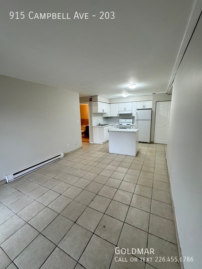 Building Photo - Newly Renovated One Bedroom Unit near the University!