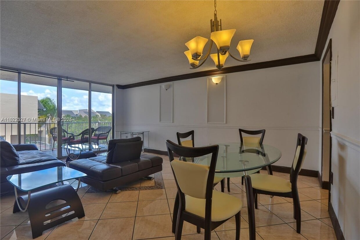 Foto principal - 10700 SW 108th Ave