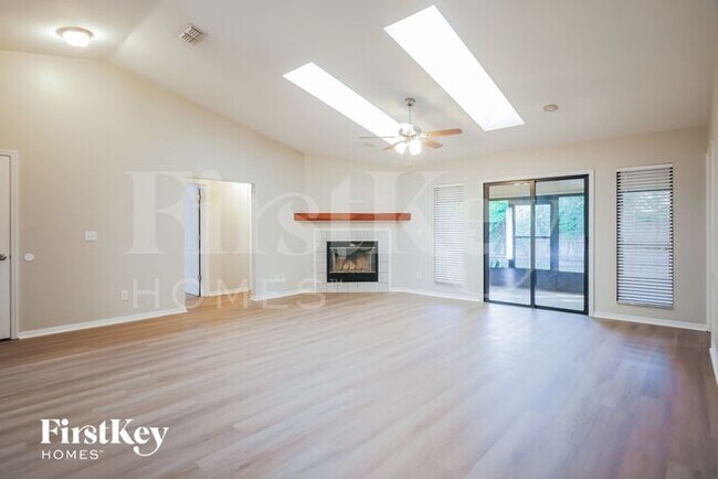 Foto del edificio - 5418 Shore Dr