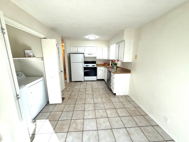 Photo - 4570 S 200 E Apartment