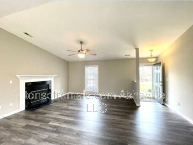 Foto del edificio - 307 Spring Field Court