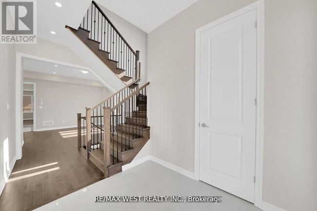 Building Photo - 10 Mears Rd