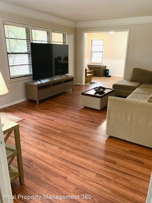 Foto del edificio - 3 br, 2 bath House - 7117 Robinhood ln