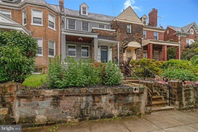 Foto del edificio - 1350 Sheridan St NW