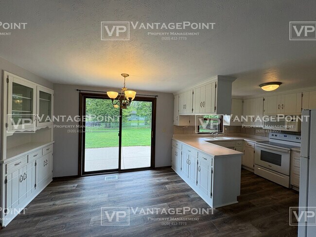 Foto del edificio - 4220 Hillcrest Dr