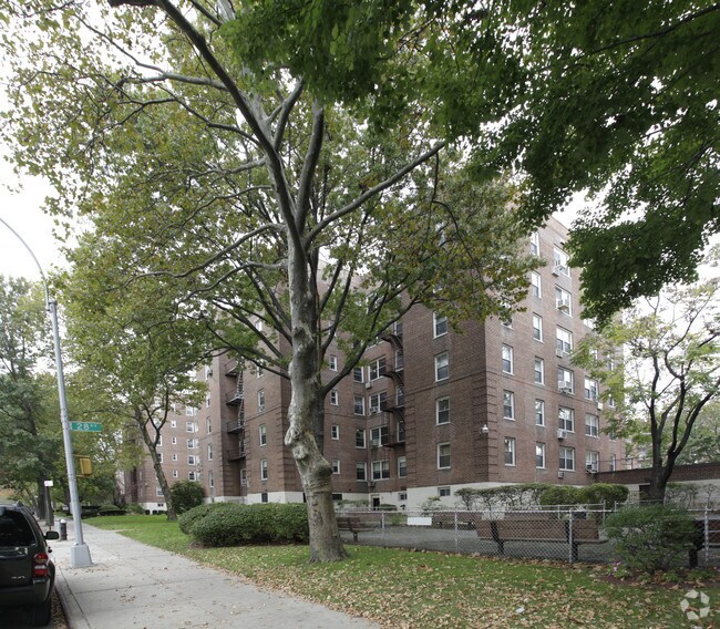 Linden Hill Apartments - Flushing, NY | Apartments.com