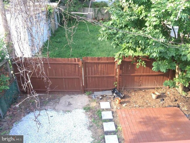 Building Photo - 408 Calvin Ave