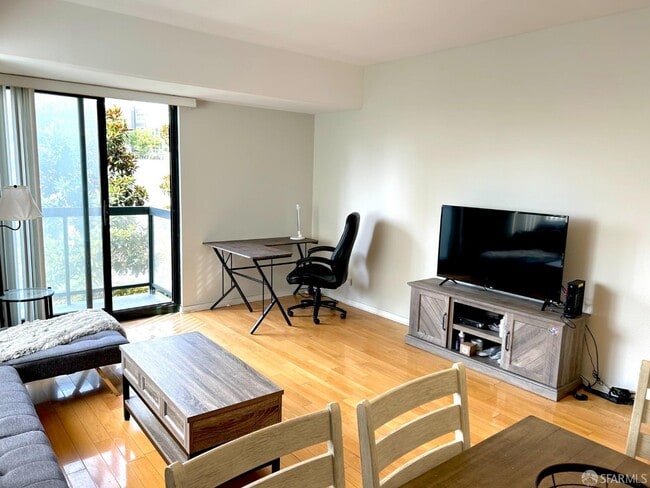 Building Photo - 1 Daniel Burnham Ct