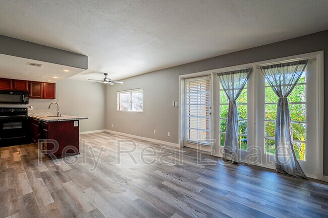 Foto del edificio - 18811 N 19th Ave