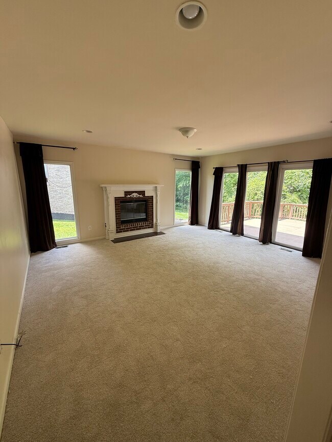 Foto del edificio - 7782 Watford Dr