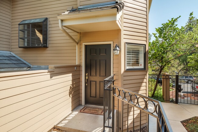 Front Dr - 3527 E 2nd Ave