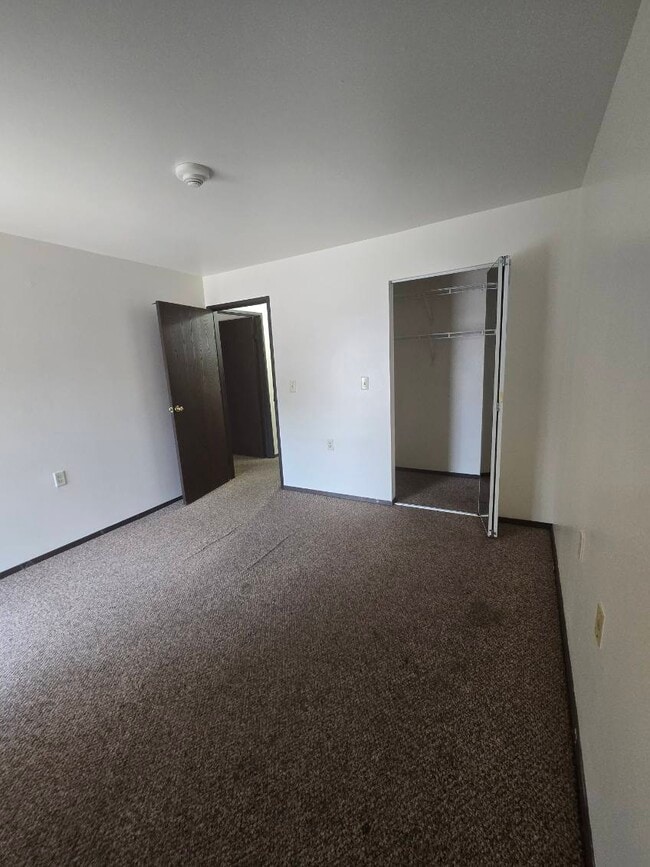 Building Photo - 9020 N Park Plaza Ct