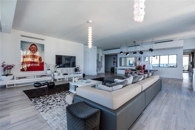 Foto del edificio - 17749 Collins Ave