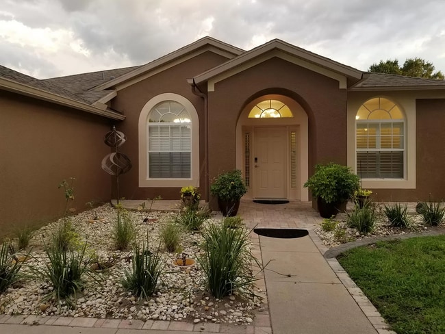 Building Photo - HIGH-ENERGY EFFICIENT 4 bedroom 3 Bathroom...