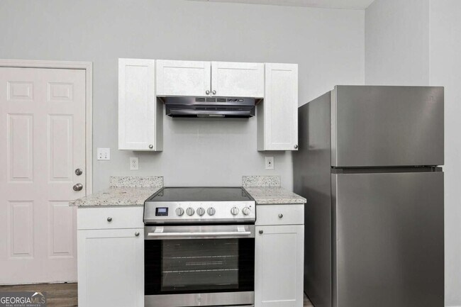 Foto del edificio - 66 Holly Rd NW