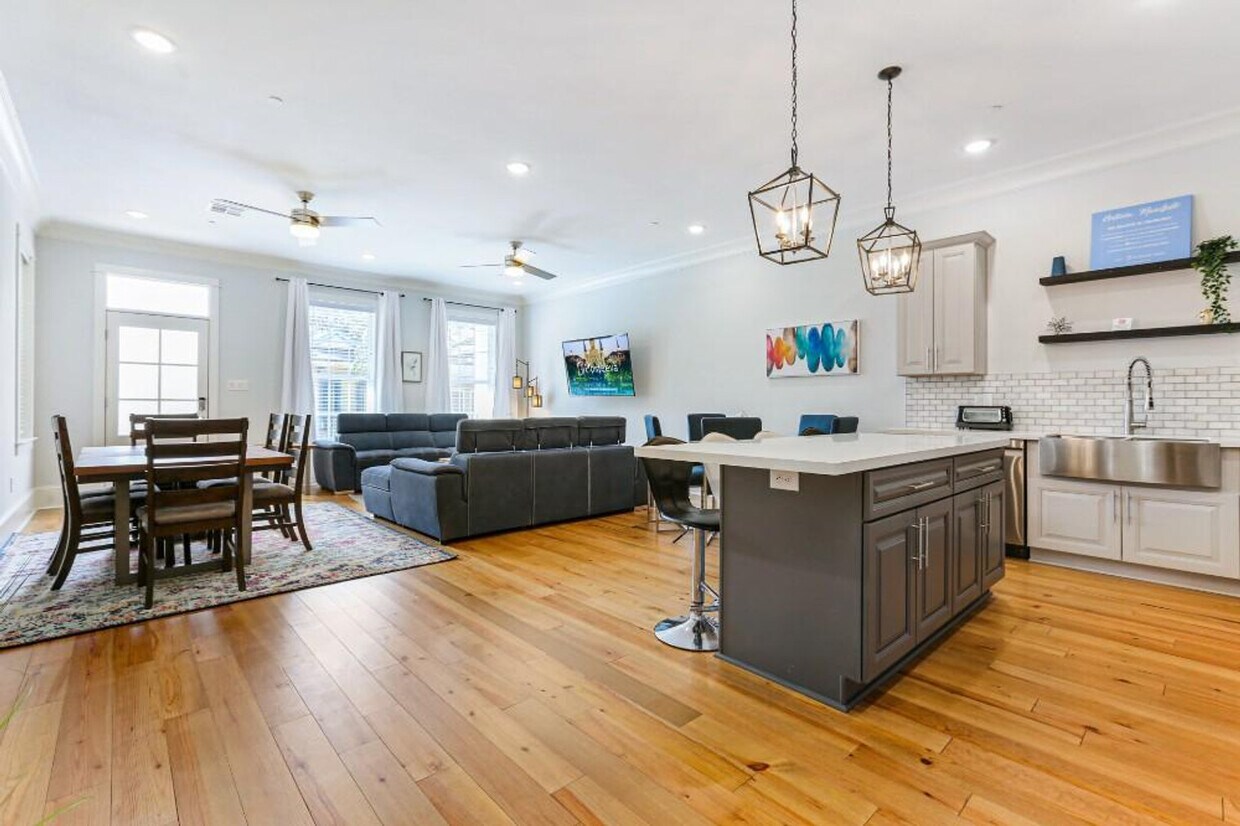 Foto principal - 1222 Carondelet St