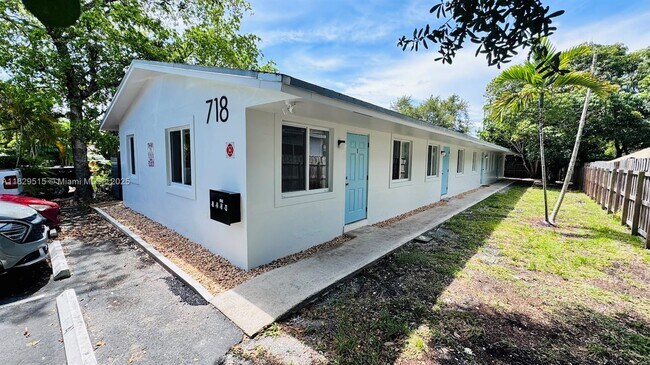 Foto del edificio - 718 SE 13th St