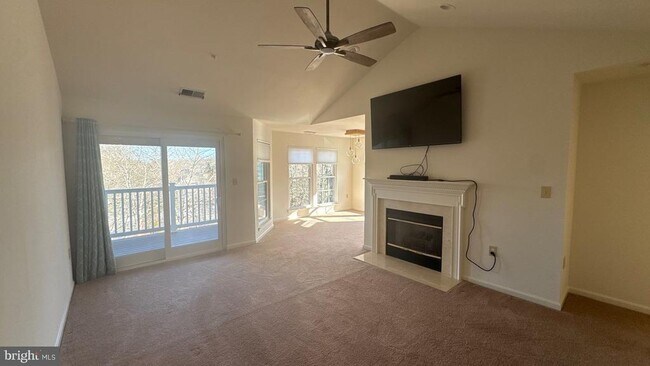 Foto del edificio - 3101 River Bend Ct