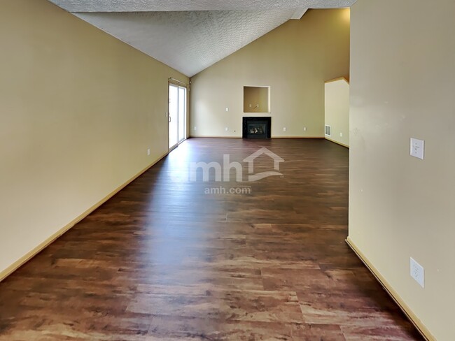 Building Photo - 2812 Hillstone St