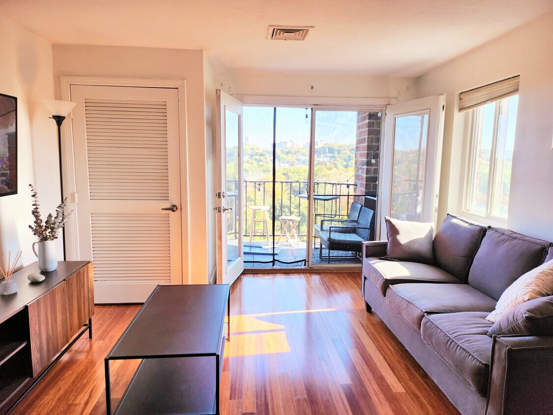 Foto principal - 230 Willard St