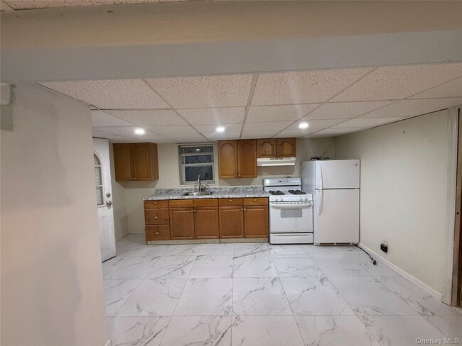 Building Photo - 311 Litchfield Ave