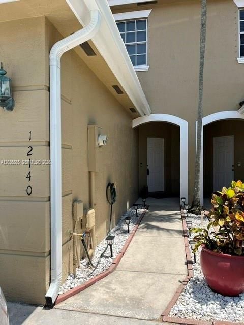 Foto del edificio - 12140 SW 4th St