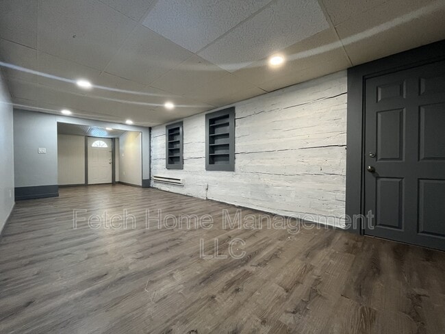 Building Photo - 10669 Jonestown Rd