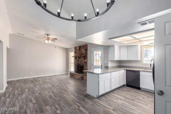 Foto del edificio - 3 bed, 3 bath Mesa home