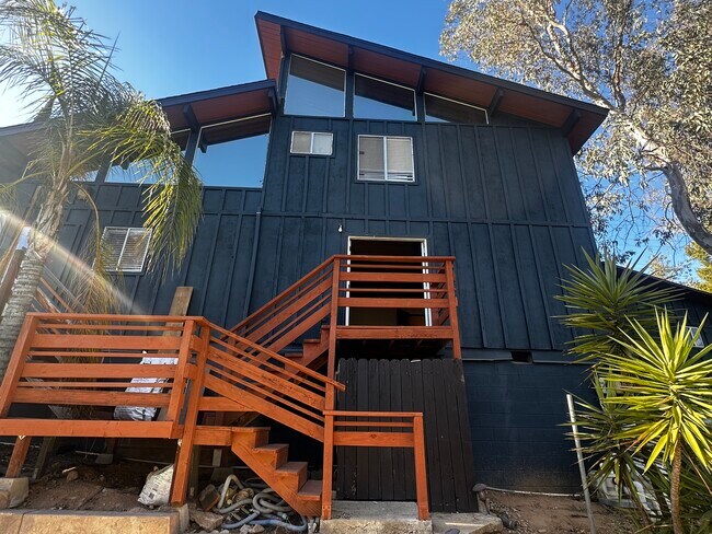 Foto del edificio - 9349 Riverview Ave