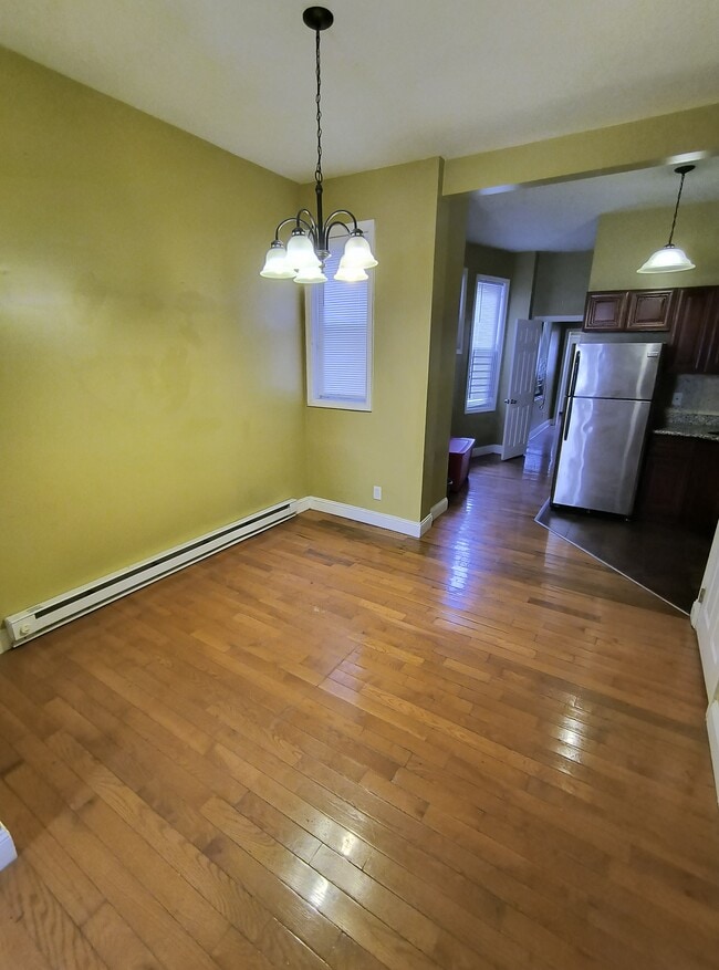 Building Photo - 1841 W Huntingdon St