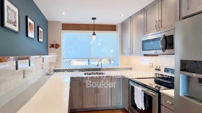 Foto del edificio - 2687 Juniper Ave