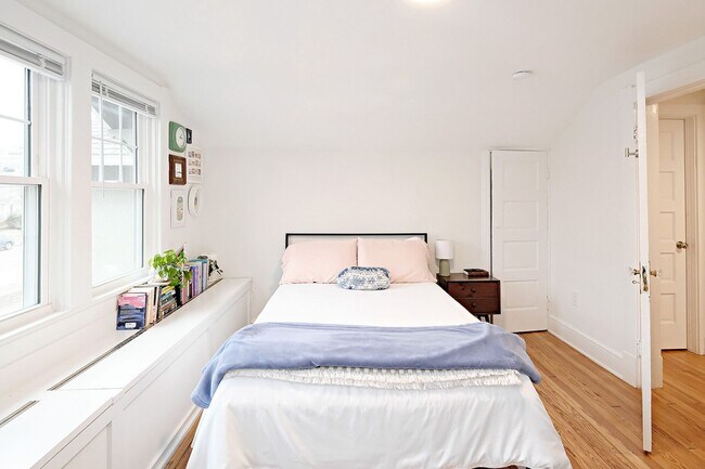 Foto del edificio - Nicely Updated Fry's Spring Apartment With Utilities Included