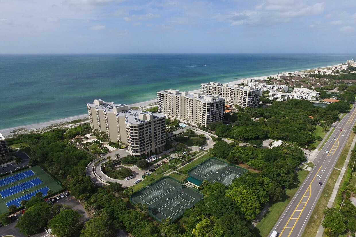 Primary Photo - 1211 Gulf of Mexico Dr