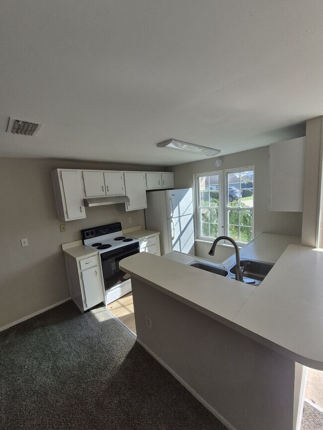 Foto del edificio - 705 Highland Trce