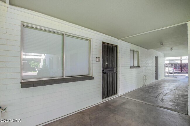 Foto del edificio - 721 E Montebello Ave