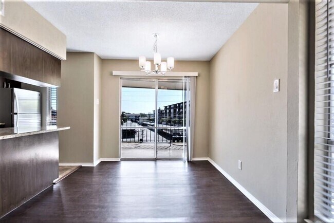 Building Photo - 4524 Amesbury Dr