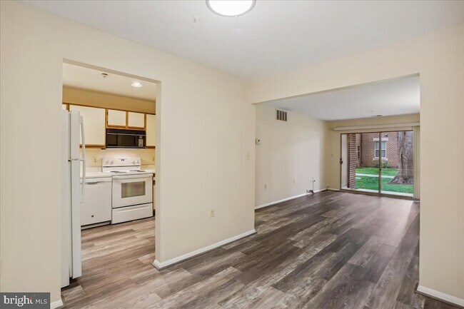 Foto del edificio - 18401 Guildberry Dr