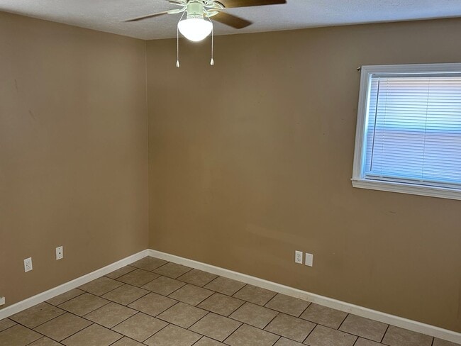 Building Photo - 2 Bedroom Duplex in Bald Knob – Great Location!