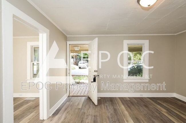 Building Photo - 2046 Urban St