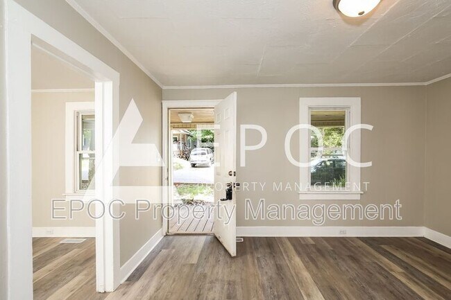 Foto del edificio - 2046 Urban St