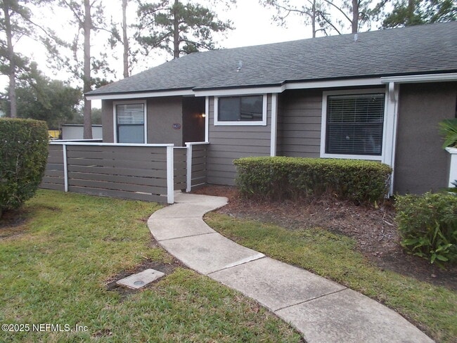 Building Photo - 8437 Long Meadow Cir N