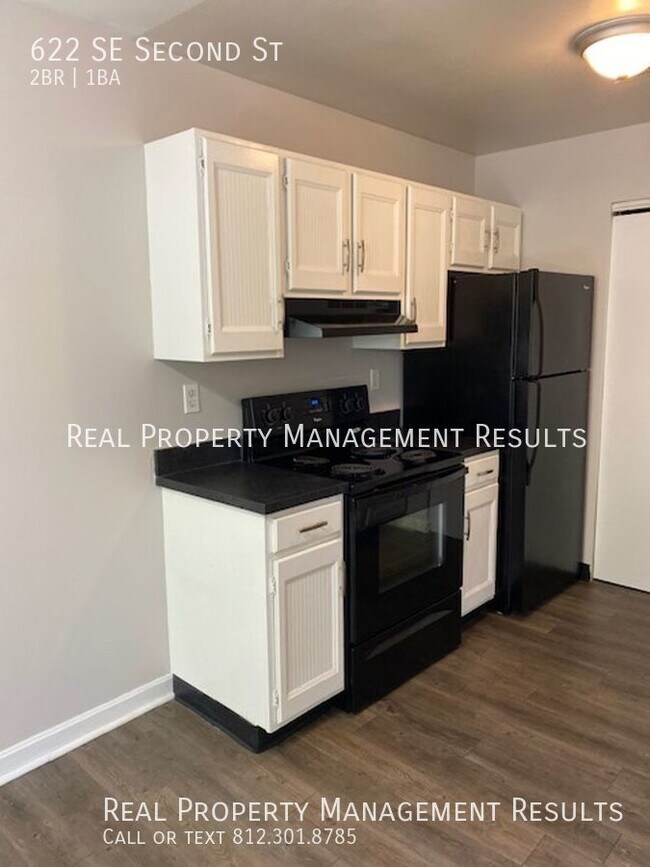 Building Photo - 2 Bedroom, 1 Bath Mulberry Square Apartmen...