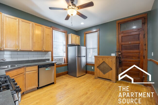 Foto del edificio - 2120 N Sawyer Ave