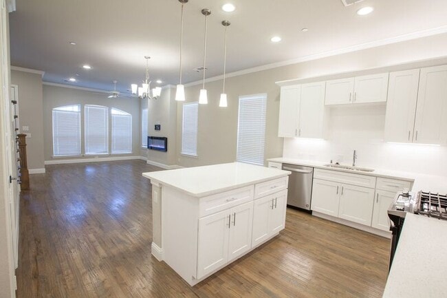 Foto del edificio - 8586 Church St