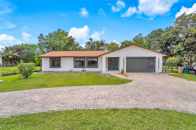 Foto del edificio - 4700 SW 110th Ave